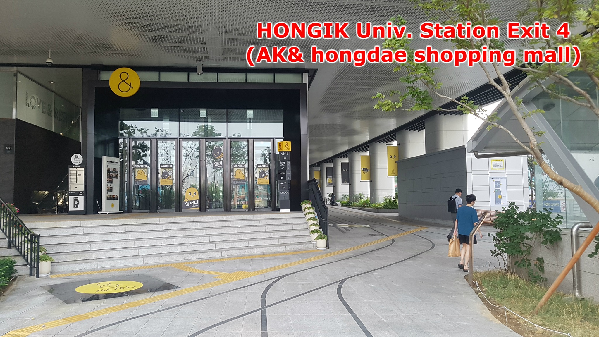 [Seoul]Hongik Uni Station Exit 4